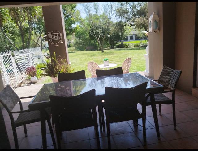 4 BEDROOM APARTMENT FOR SALE IN VAN RIEBEECK PARK